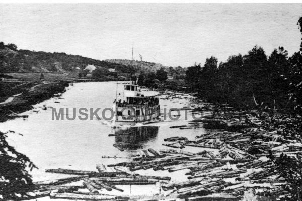 #4 Islander navigates log-jammed Muskoka River